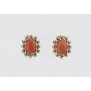 Earrings with coral