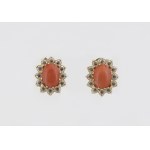 Earrings with coral