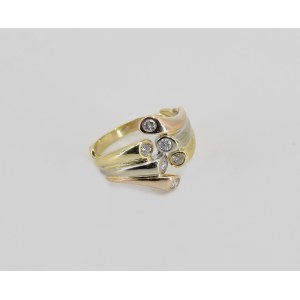 Ring with diamonds