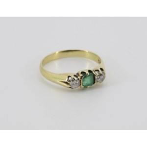 Ring with emerald