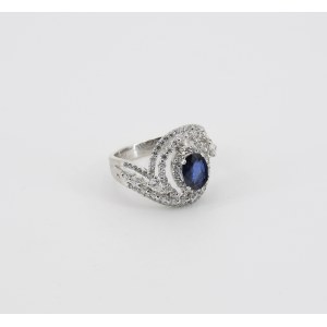 Ring with sapphire