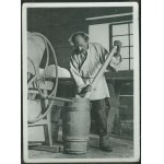 HUCULSZCZYZNA - Czarnohora. Shepherding in the Eastern Carpathians, Beating bryndza into barrels, Photo: T. Porębski, 1855, Ksiaznica-Atlas Publishing House, Lviv, photo: czb., 1939