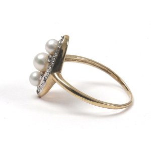 Europa, Pierścionek z perłami i diamentami