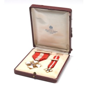 Italy, Knight's Cross of the Order of the Crown of Italy in box with miniature