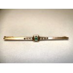 Brooch with emerald and diamonds, 1st half of 20th century.