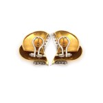 Fine Vintage 18K gold earrings with diamonds