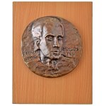Takács Erzsébet (1928-1999) DN "Radnóti Miklós" öntött bronz plakett, fa alapzaton (~136-138mm) T:AU / Hungary ND ...