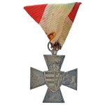 1940. "Nemzetvédelmi Kereszt" ezüstözött bronz kitüntetés eredeti, szennyezett mellszalagon. T:VF Hungary ...