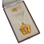 1984. "Április Negyedike Érdemrend" aranyozott, zománcozott bronz kitüntetés miniatűrrel...