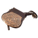 Tarsoly. Tarsolylemezen csodaszarvas és turul madár motívummal. Kézzel készített réz veret...