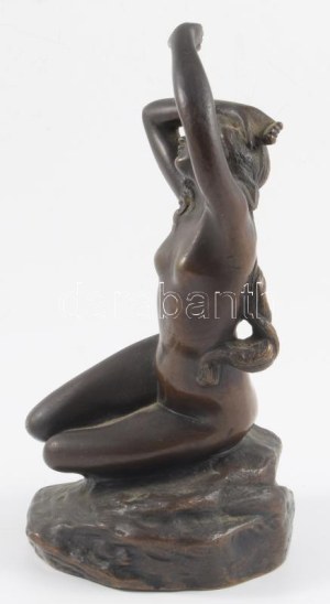 Franz Seifert után: Nyújtózkodó akt. Patinázott bronz, jelzés nélkül, m: 17,5 cm