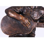 Gyurcsek Ferenc (1942-): Gitározó. Bronzírózott műgyanta, jelzett, hibátlan, m:30 cm