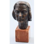 Reményi József (1887-1977) (feltehetően): Női büszt. Bronz, S.M. felirattal, márvány talapzaton, teljes m: 9,5 cm //...