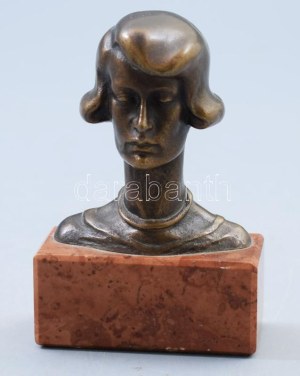 Reményi József (1887-1977): Babkó. cca 1960, bronz, márvány talapzaton, jelzés nélkül, teljes m: 10 cm //...