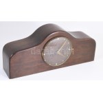 Junghans kandallóóra. Kis sérüléssel, kulccsal, működik, számlapüveg tartója laza...