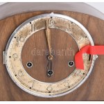 Régi német kandallóóra, jelzett szerkezettel, számlapvédő üveg hiányzik, 59x21 cm