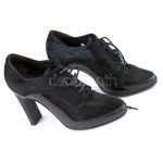 Hugo Boss női, szőrmés magas sarkú, eredeti dobozában, m: 36,5. Szép megkímélt állapotban.