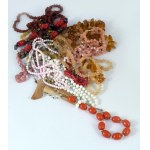 Zacskónyi bizsu nyaklánc, közte csont