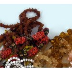 Zacskónyi bizsu nyaklánc, közte csont