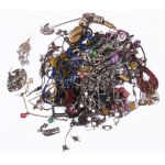 Zacskónyi vegyes bizsu tétel, közte jó darabokkal.