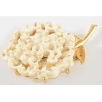 cca 1965 Monet bross, jelzett, h: 7 cm