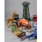 Vegyes játékok, autók, repülők, stb