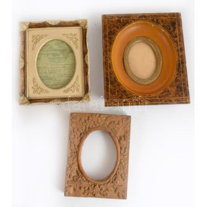 3 darab antik képkeret, közte faragott, 16x14 cm alatt