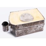 Ezüst (Ag) úti hanukkia, samesszal. Fedelén elefántcsont-lap rárakással, jelzett, 1810, Bécs, 13 latos, mesterjeggyel...