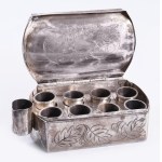 Ezüst (Ag) úti hanukkia, samesszal. Fedelén elefántcsont-lap rárakással, jelzett, 1810, Bécs, 13 latos, mesterjeggyel...