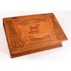 1915 Szecessziós díszítésű hadifogoly tábori munka doboz, K.u.K. tábor, Szlovénia, MM monogrammal, faragott fa...