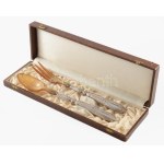 Ezüst (Ag) nyelű salátakínáló szett, dobozában, jelzés nélkül, h: 28,5 cm