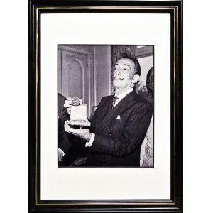 Salvador Dali (1904 - 1989), Salvador Dali awarded medal of friendship and courtesy, 1966| Old Photo