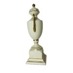Elegant White Porcelain Cup with Luxurious Gold Decoration | 39 cm