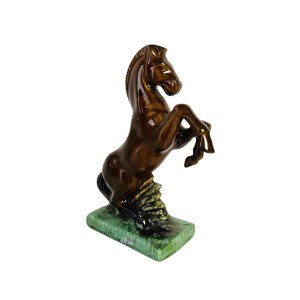 Aufzuchtpferd Keramikfigur | Beroun Ceramics, Tschechoslowakei um 1966, ausdrucksstarke Skulptur aus der Jahrhundertmitte