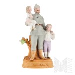German Empire Figurine of a German Soldier in Pickelhaub with Children "On Leave" "Auf Urlaub"