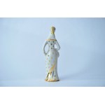 Porcelanowa figurka ,,Kobieta z koszem'' - ZPS Krzysztof - Z. Śliwowska-Wawrzyniak -2
