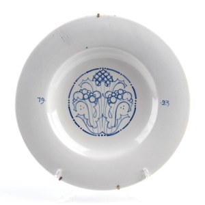 ALEARDO TERZI (Palermo 1870 - Castelletto sopra Ticino 1943), Plate with flower decoration