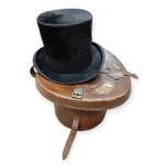 Dunn Co velour (?) hat in original case