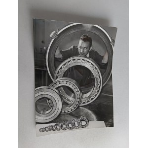 PHOTO PRL KRAŚNIK FACTORY OF METAL PRODUCTS, BEARINGS, VOICE OF WORK, PHOTO CAF SZYPERKO, 1963, RYCHLEWSKI