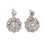 Daisy-shaped earrings, 19th/20th century.