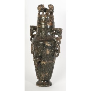 Green jadeite urn vase China, Quing Dynasty, 19th century