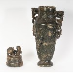 Green jadeite urn vase China, Quing Dynasty, 19th century