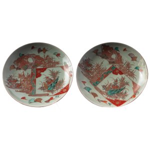 Pair of polychrome porcelain plates Meiji period