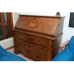 Walnut chest of drawers with flap 18th century
