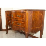 Pair of walnut chests of drawers 18th century