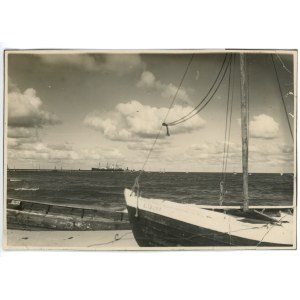 Gdynia - Port. View of the pier and moored ships from the beginning of the port construction, ca. 1925 (152)