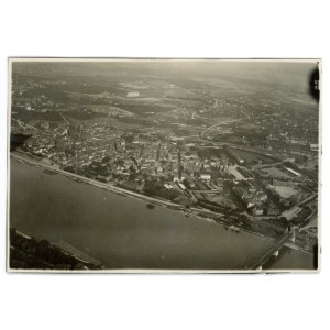 Torun - Aerial photography. Old town, barracks, airship hall (160)