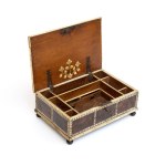 Box in wood, bone and tortoiseshell - Italy, second half of the 17th century