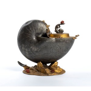 Nautilus mounted on an oval pewter base - Europe, 19th century