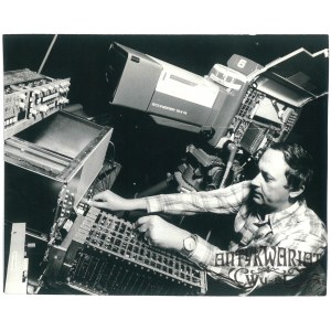 NOWOCZESNY SPRZĘT TELEWIZYJNY, Edward Kołacz, strojenie toru TV kolorowej, fot. M. Kłoś, 1978